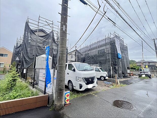 セカンドカーや来客時にも便利なカースペース2台分ございます。