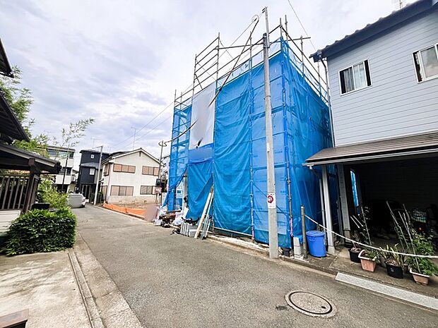 戸建てが立ち並ぶ静かな住宅街。四季折々の移り変わりを感じながら自然と楽しみ、暮らす、そんな毎日を日々の中で感じられる住環境