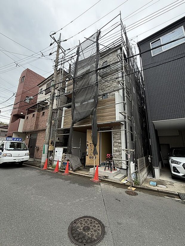 戸建てが立ち並ぶ静かな住宅街。四季折々の移り変わりを感じながら自然と楽しみ、暮らす、そんな毎日を日々の中で感じられる住環境