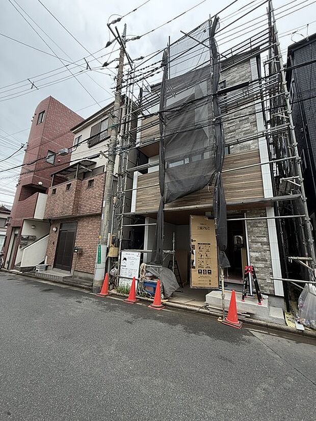戸建てが立ち並ぶ静かな住宅街。四季折々の移り変わりを感じながら自然と楽しみ、暮らす、そんな毎日を日々の中で感じられる住環境