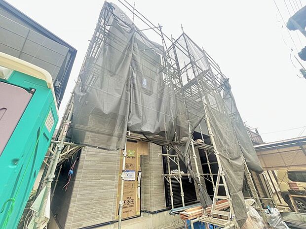 南道路に面しており日中もたくさんの陽が入ります。風通りや周辺環境など実際に現地にてご確認ください。 