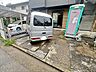 駐車場：前面道路は広く、駐車がしやすいです。駐車スペース2台分ございます。 