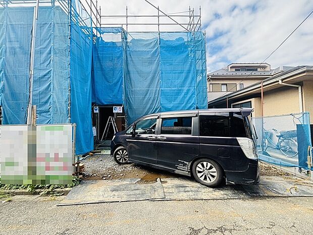 セカンドカーや来客時にも便利なカースペース2台分ございます。