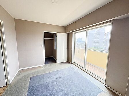 当日ご案内可能です!物件だけでなく、周辺の環境や他にご希望の物件もまとめてご案内可能です。 リフォーム前写真です。