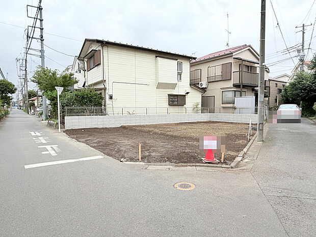 南道路に面しており日中もたくさんの陽が入ります。風通りや周辺環境など実際に現地にてご確認ください。
