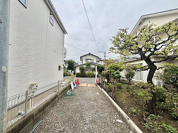 商業施設が徒歩圏内に充実、日々のお買い物も安心な環境です。