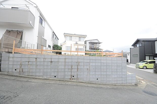 人気の対面式キッチン、リビングは広々とした19.3帖。