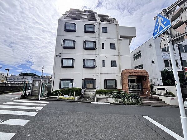 五感で感じる、現地でしかわからない事も沢山ございます。周辺環境なども一緒にご案内いたしますのでお気軽にお問合せください。