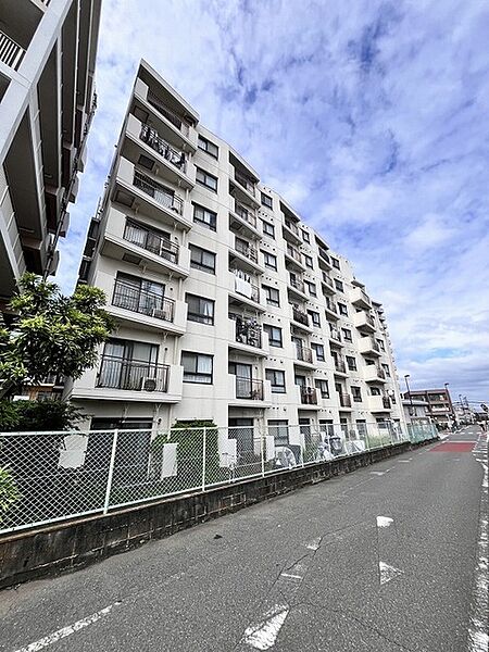 通勤や通学に嬉しい駅2分の立地