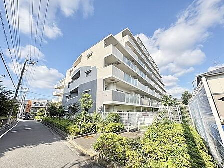 五感で感じる、現地でしかわからない事も沢山ございます。周辺環境なども一緒にご案内いたしますのでお気軽にお問合せください。