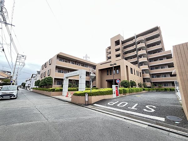 窓から眺める風景は一日の疲れを癒すヒーリングを奏でる、心地の良い時間を演出してくれます。室内も重要ですが、周りの環境もマイホーム選びの大事なポイント
