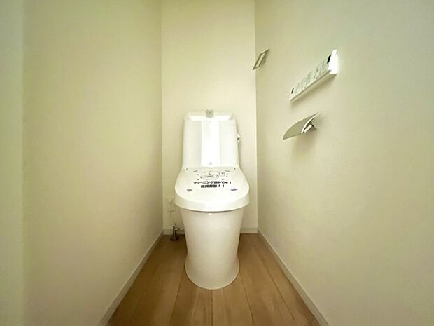 1.2階にそれぞれトレイがございます。朝の混雑時に分散して利用できるほか、ゲスト用としても使い分けることもできます。 