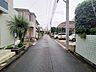 外観：南道路に面しており日中もたくさんの陽が入ります。風通りや周辺環境など実際に現地にてご確認ください。 