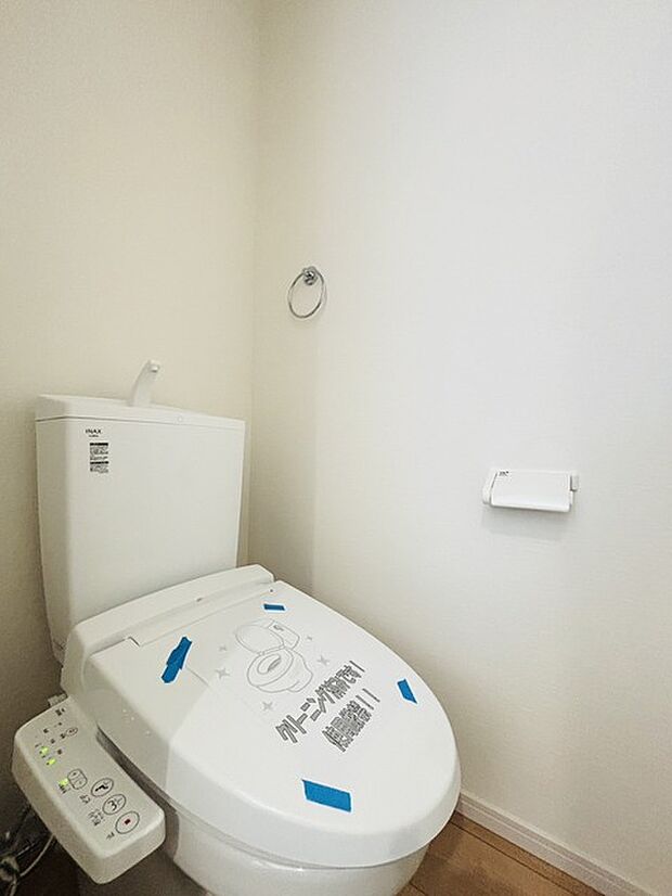 1.2階にそれぞれトレイがございます。朝の混雑時に分散して利用できるほか、ゲスト用としても使い分けることもできます。