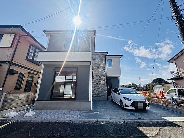 前面道路は通り抜けができないため、交通量が少なく静かな住環境です。