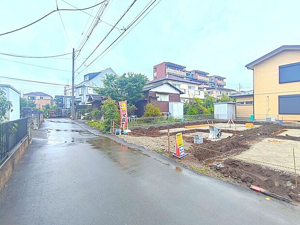 戸建てが立ち並ぶ静かな住宅街。四季折々の移り変わりを感じながら自然と楽しみ、暮らす、そんな毎日を日々の中で感じられる住環境。