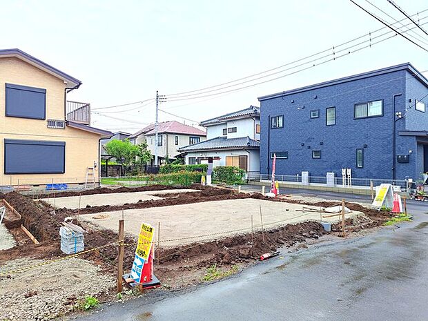 カースペースは1台駐車できます。車庫の出し入れのしやすさなど、実際に現地にてご確認ください。
