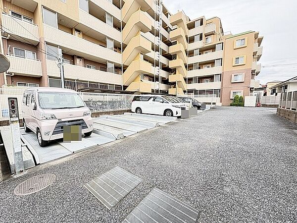 敷地内機械式駐車場