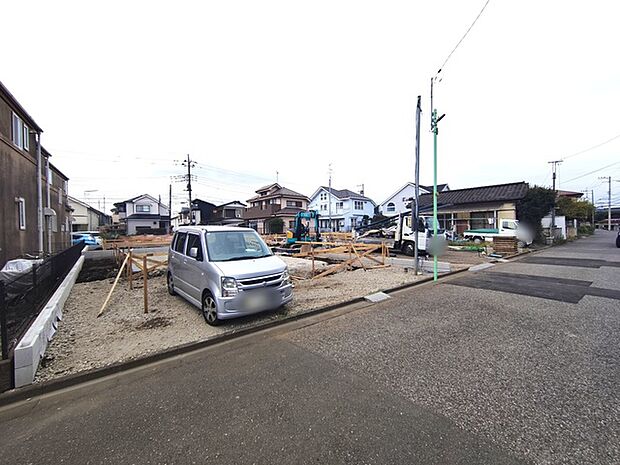 セカンドカーや来客時にも便利なカースペース2台分ございます。 