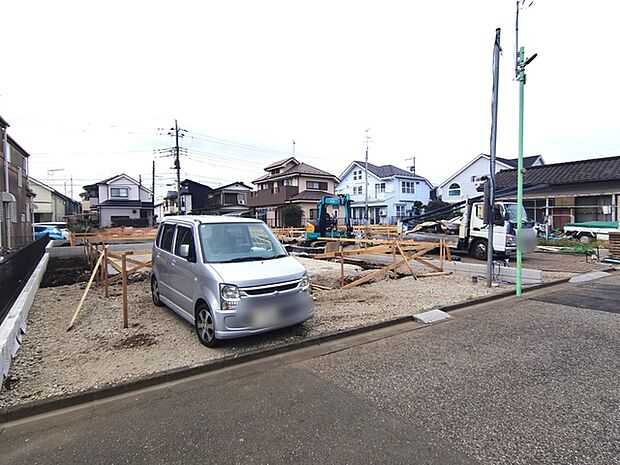 セカンドカーや来客時にも便利なカースペース2台分ございます。