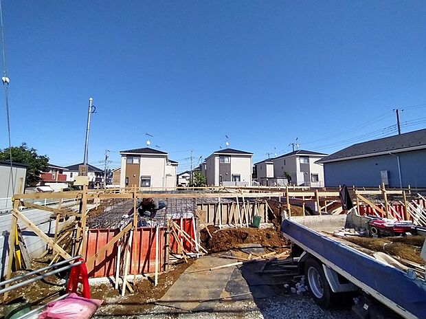 五感で感じる、現地でしかわからない事も沢山ございます。周辺環境なども一緒にご案内いたしますのでお気軽にお問合せください。 