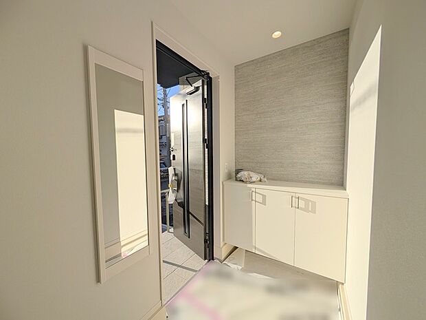 シンプルなデザインの玄関収納。 