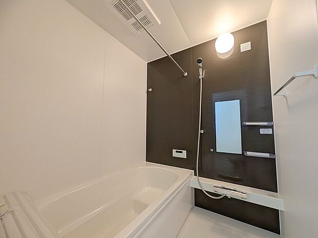 是非、足を伸ばして入って欲しい一坪タイプのユニットバス。疲れの取れ方が違うかも。