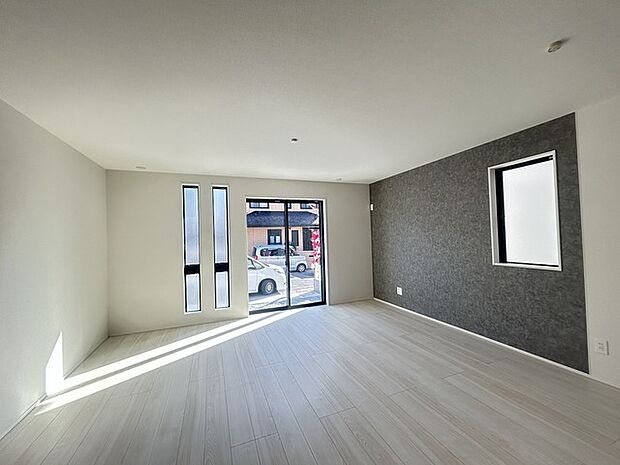 開放感と採光にこだわった、17帖のＬＤＫ。 