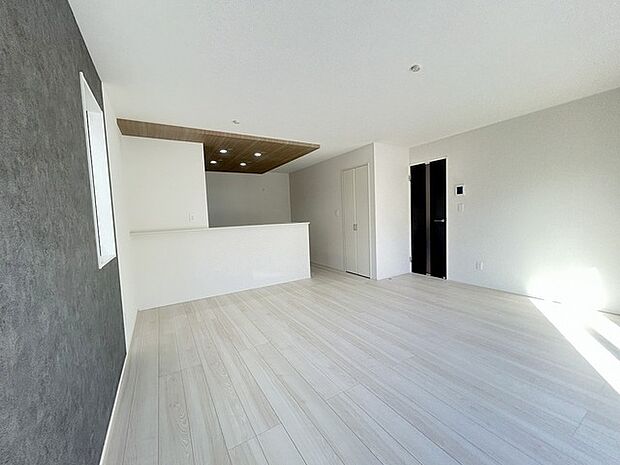 ご家族みんながゆったりくつろげる広々リビング。 