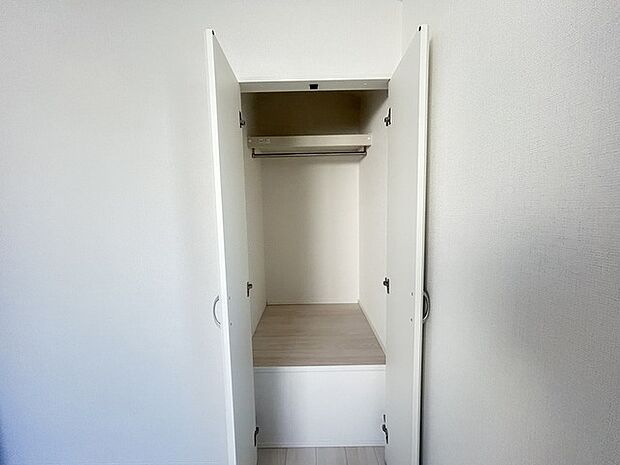 たっぷりの収納スペースで快適に暮らせそう。 