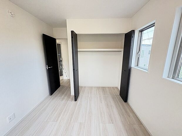 全居室収納スペース付きの物件です。