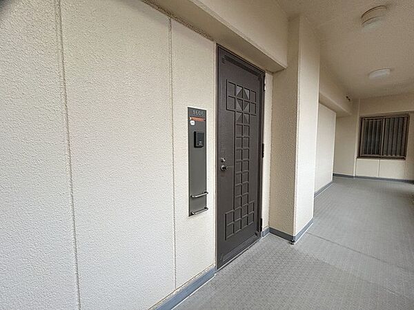 最寄り駅まで徒歩2分の近さ。 忙しい朝が助かる立地、 暮らしにゆとりが生まれます。