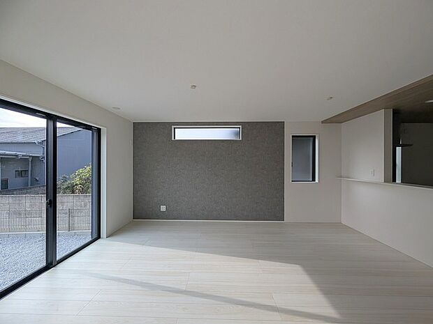 家族が自然に集りそうな広さが魅力のＬＤＫ。 