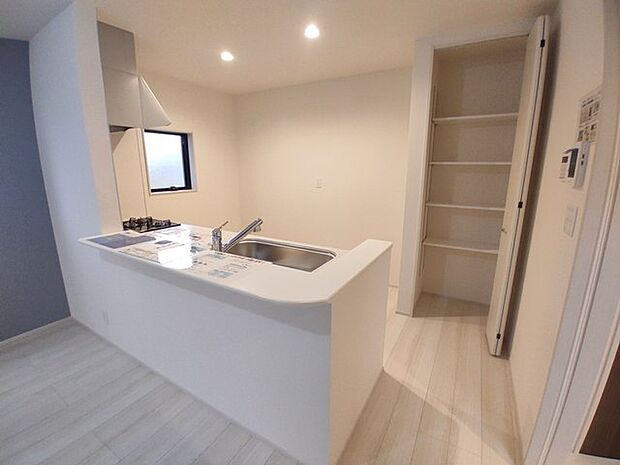 出来上がった料理をパートナーさんが運ぶなど、共同家事の時間が増えるかも。 