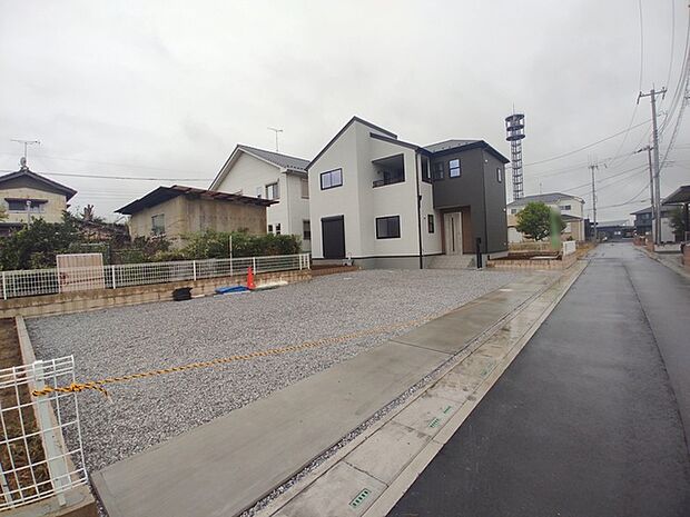 幅員こそやや狭くても、その分交通量が少なくて安心。 