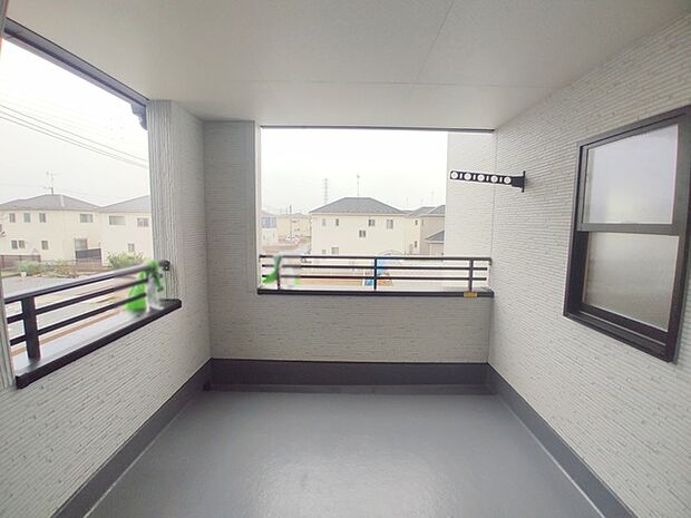 いつも忙しいご家庭に嬉しいインナーバルコニーの家。