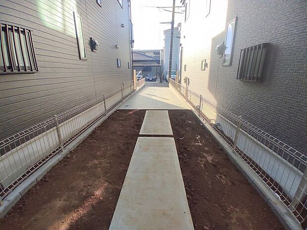 縦並びですが、2台駐車可能なスペースを確保済み。 