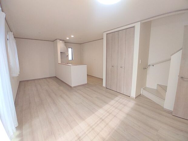 ご家族みんながゆったりくつろげる広々リビング。