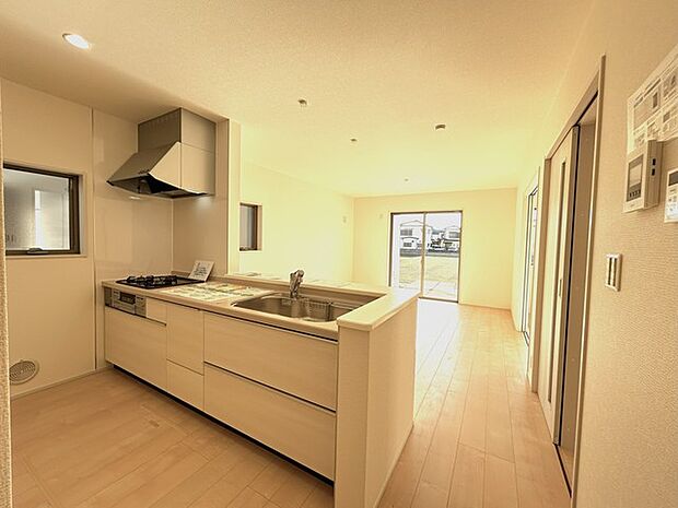 家族が自然に集りそうな広さが魅力のLDK。