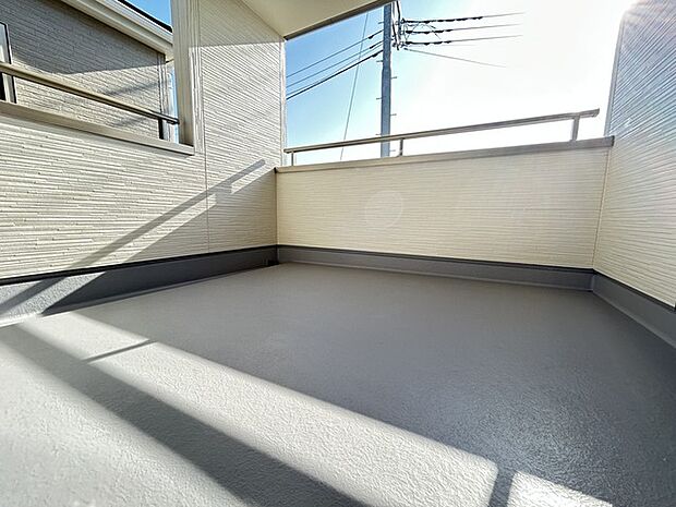 いつも忙しいご家庭に嬉しいインナーバルコニーの家。 