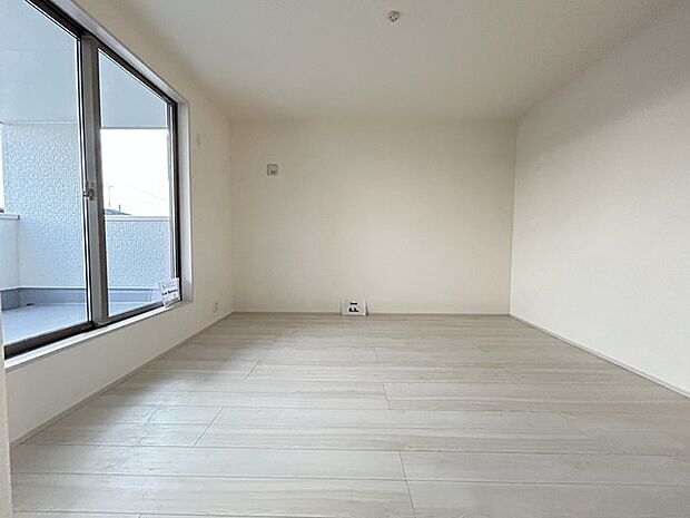 たっぷりの陽光に包まれる明るい住まいが、ここにあります。