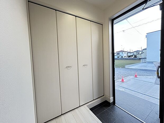 玄関は家の顔でもあります。