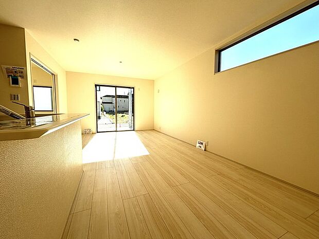 家族が自然に集りそうな広さが魅力のＬＤＫ。 