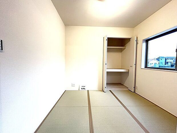 お子様にとっていいお昼寝空間になる和室は、ぜひリビングのお隣で。 