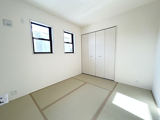 お子様にとっていいお昼寝空間になる和室は、ぜひリビングのお隣で。  