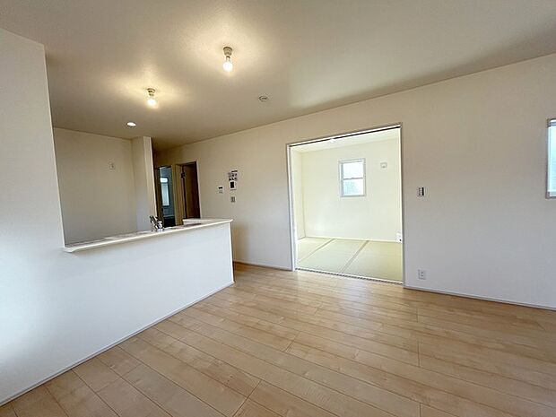 リビングは家具の配置も思いのまま。自由度が高い設計です。