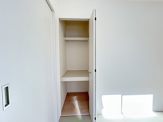 全居室収納スペース付きの物件です。