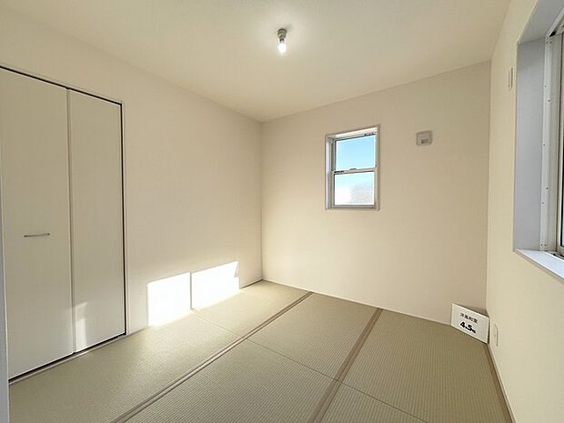 お子様にとっていいお昼寝空間になる和室は、ぜひリビングのお隣で。 