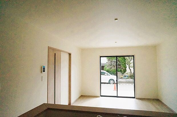 ご家族みんながゆったりくつろげる広々リビング。 