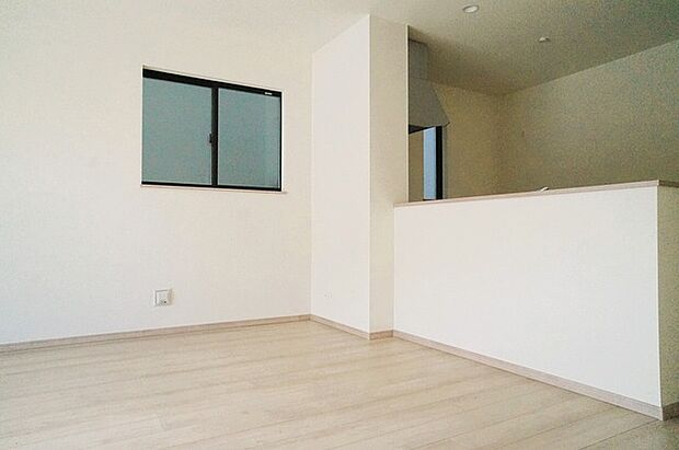 ご家族みんながゆったりくつろげる広々リビング。 